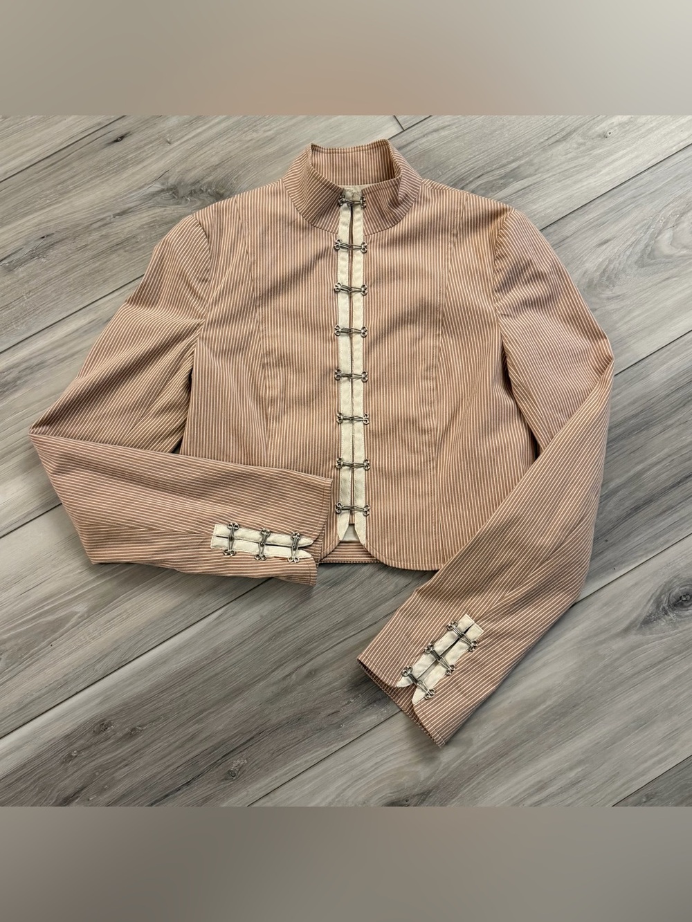 Theory Gloria Clasp Front Pinstripe Cropped Blazer Size 2 Tan White
